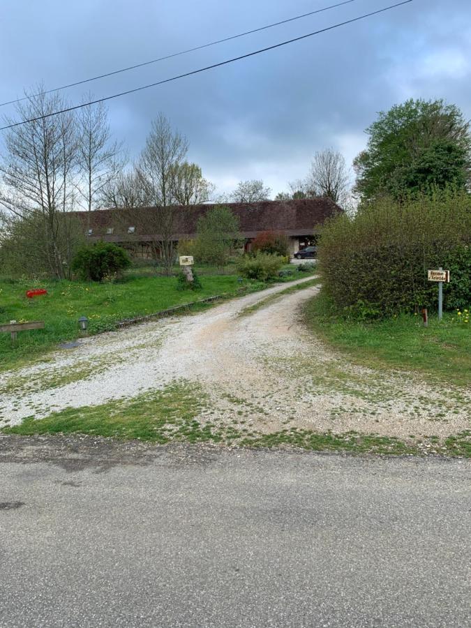 La Ferme D'Aristide Bed & Breakfast Saillenard Exterior photo