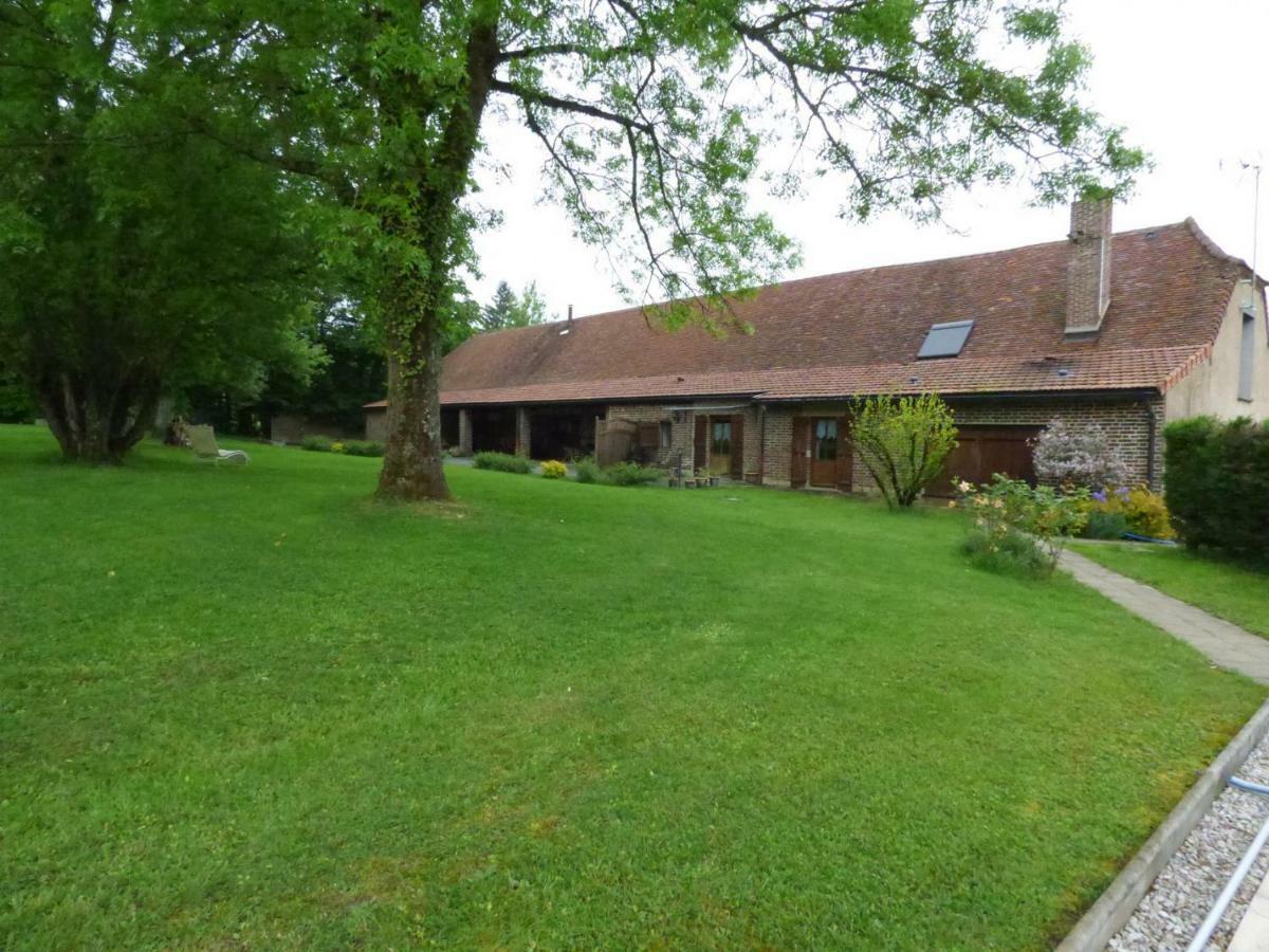 La Ferme D'Aristide Bed & Breakfast Saillenard Exterior photo